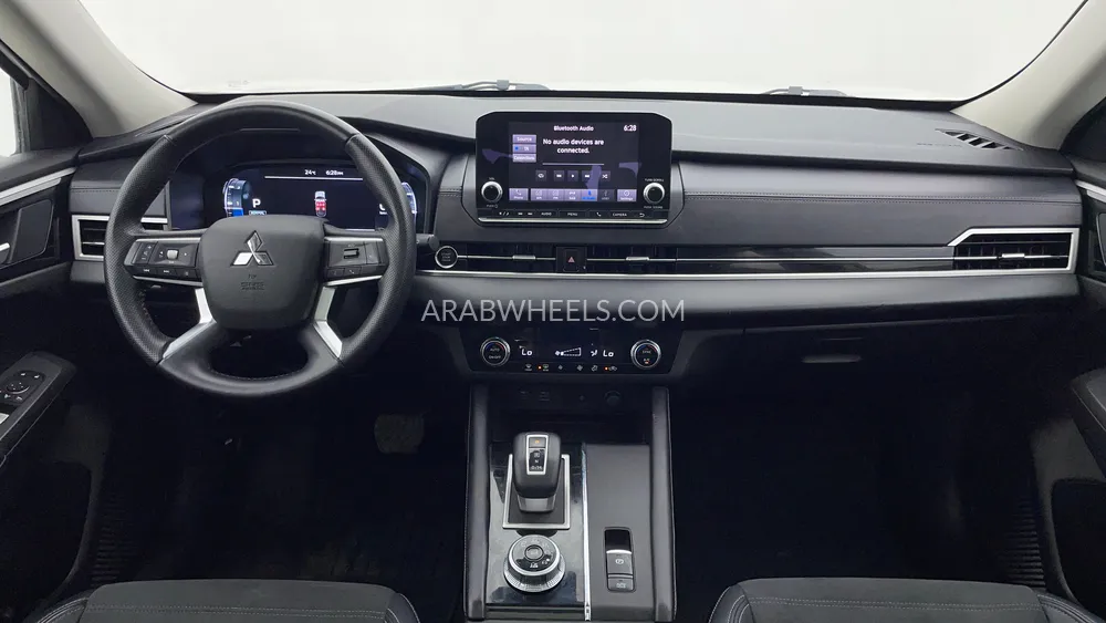 Mitsubishi Outlander 2024 for Sale in Dubai Image-12