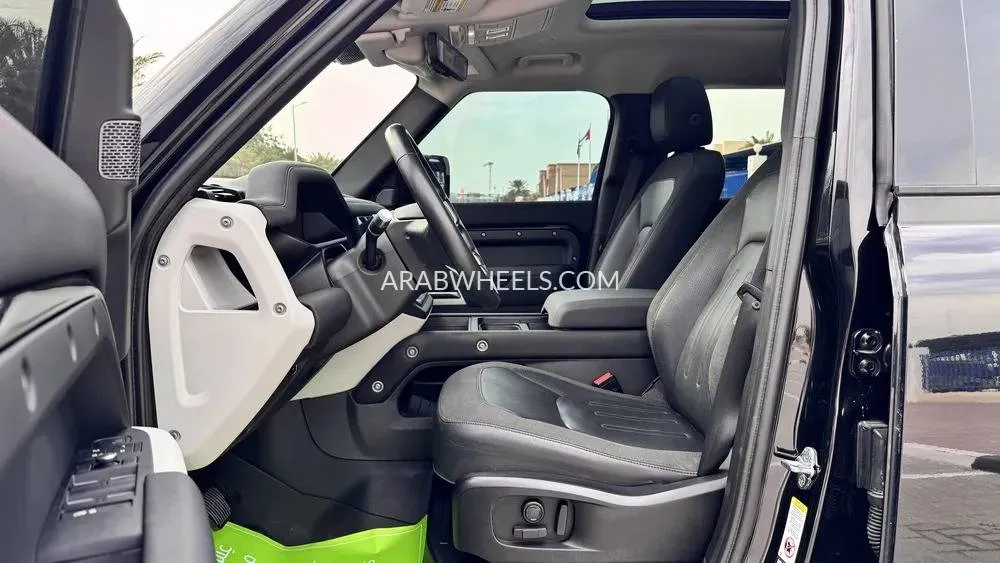 لاند روفر ديفندر 2020 for Sale in دبي Image-10
