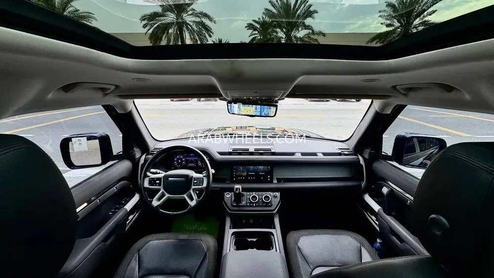 لاند روفر ديفندر 2020 for Sale in دبي Image-14