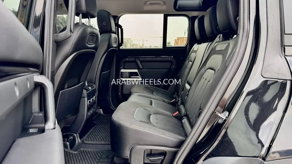 لاند روفر ديفندر 2020 for Sale in دبي Image-16