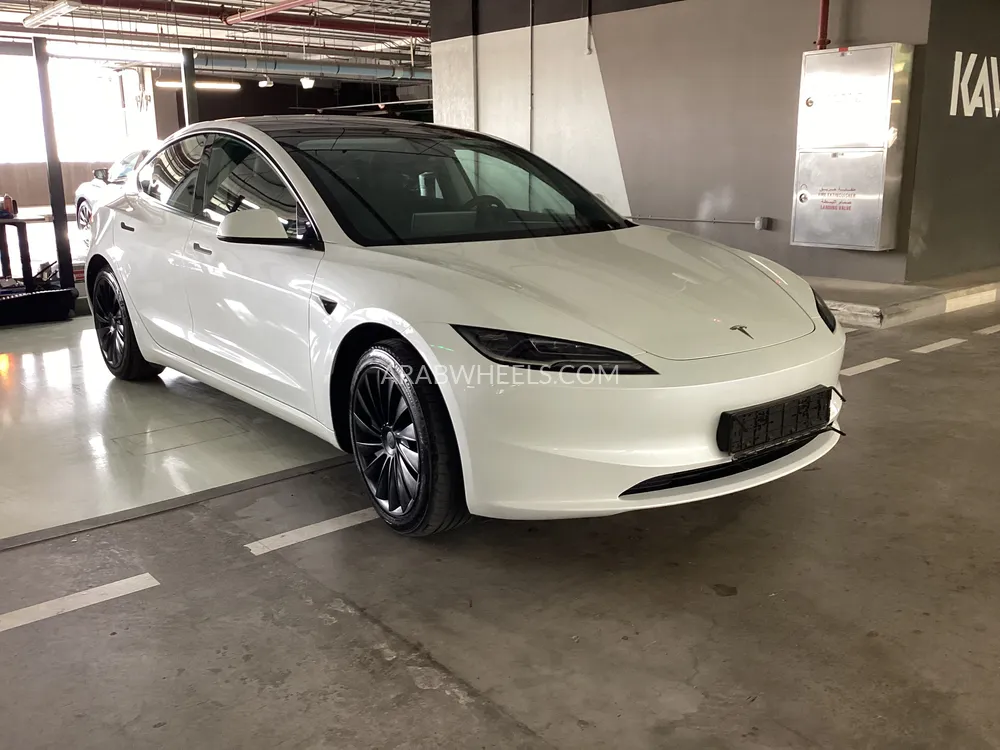 تسلا موديل 3 2024 for Sale in الشارقة Image-3