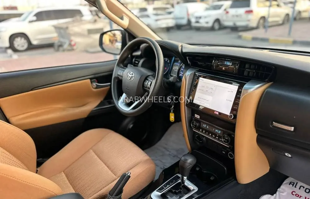 Toyota Fortuner 2024 for Sale in Sharjah Image-10