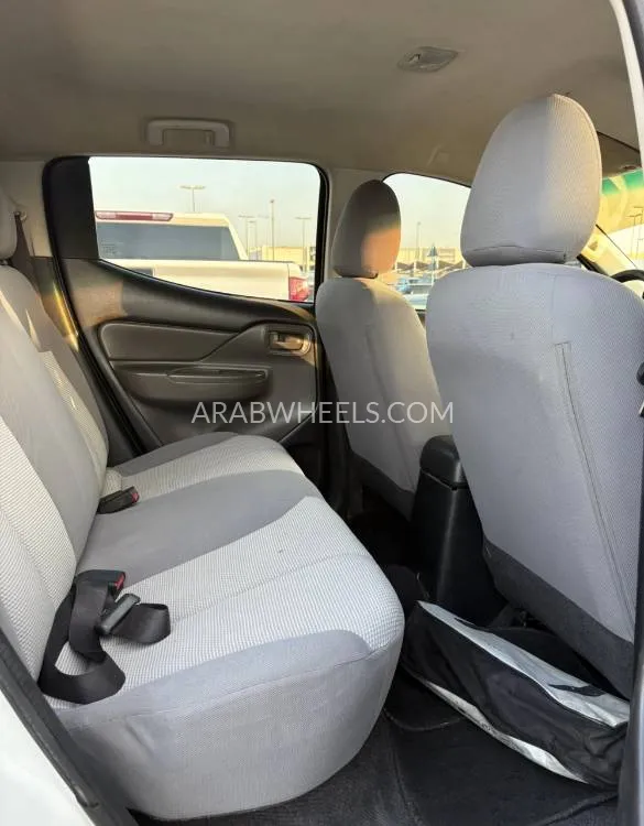 Mitsubishi L200 2016 for Sale in Sharjah Image-19