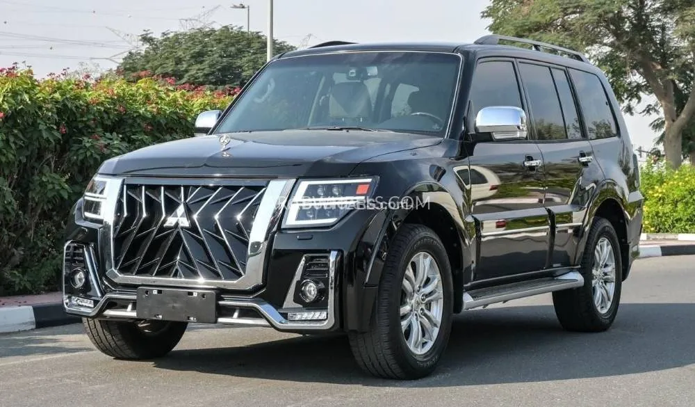 Mitsubishi Pajero 2020 for Sale in Dubai Image-3