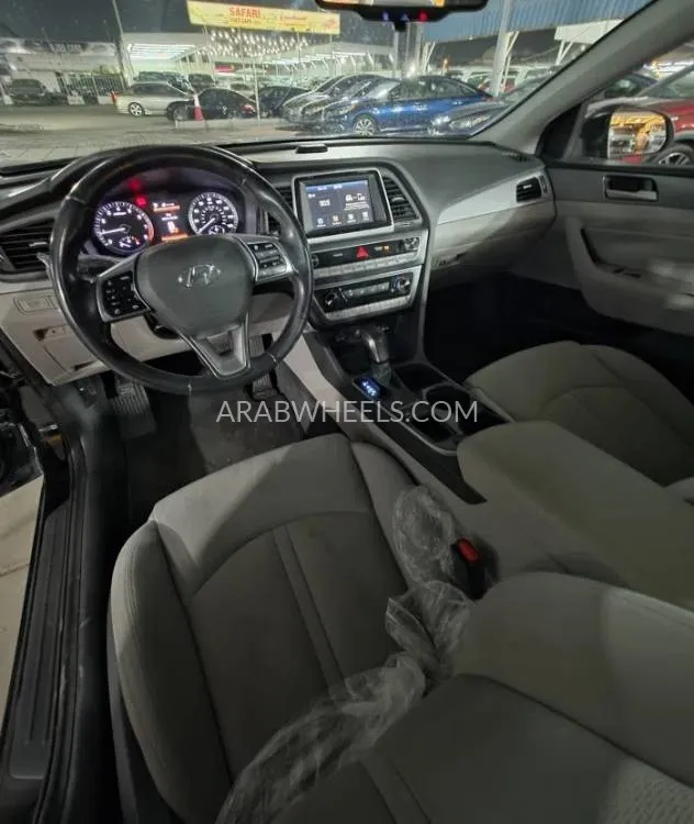 Hyundai Sonata 2018 for Sale in Ajman Image-15