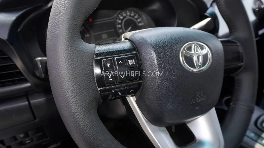 Toyota Hilux 2017 for Sale in Dubai Image-5
