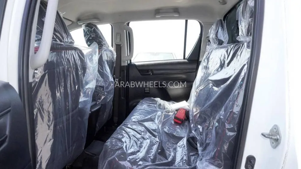 Toyota Hilux 2017 for Sale in Dubai Image-14