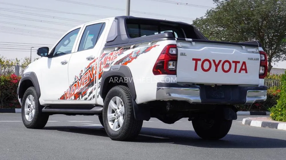 Toyota Hilux 2017 for Sale in Dubai Image-17