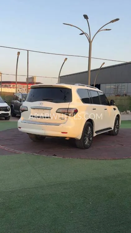 Infiniti QX80 2015 for Sale in Ajman Image-17