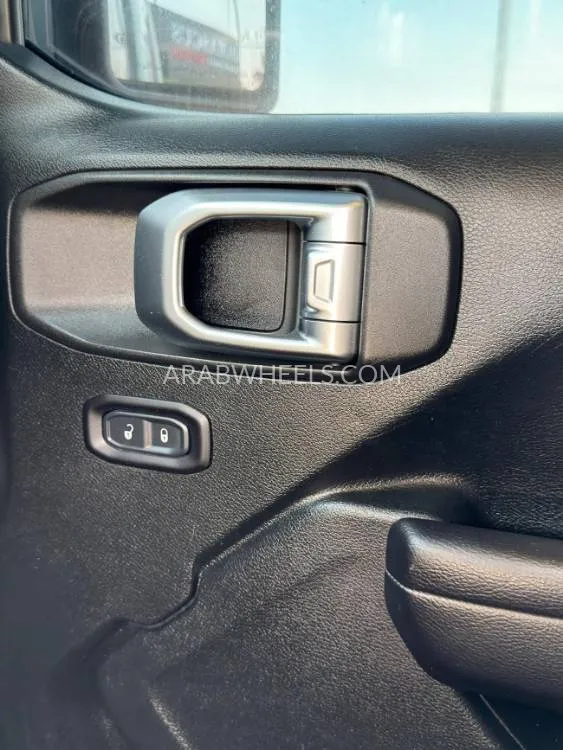 Jeep Wrangler 2018 for Sale in Ajman Image-11