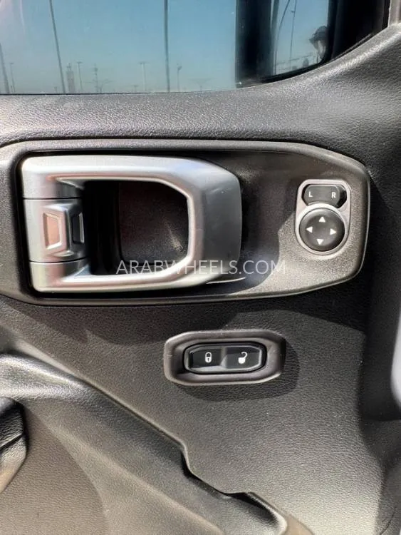 Jeep Wrangler 2018 for Sale in Ajman Image-25