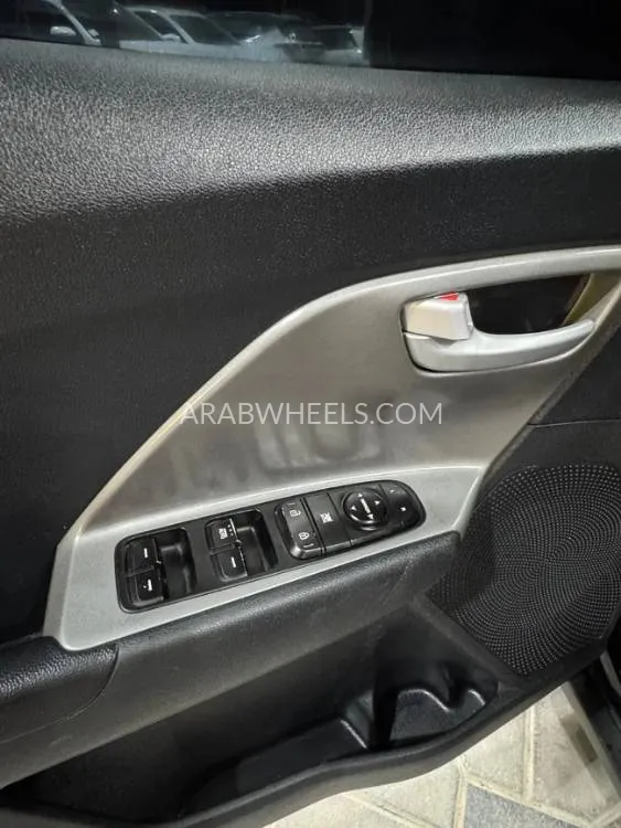 Kia Niro 2017 for Sale in Ajman Image-12
