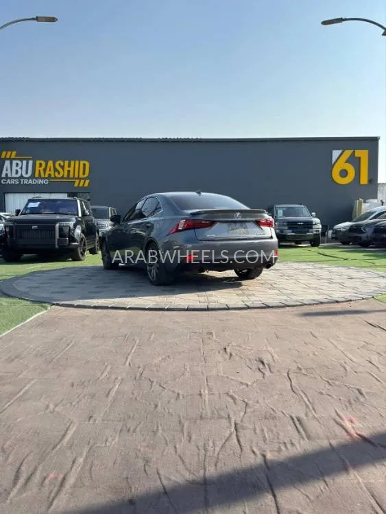 لكزس IS 2016 for Sale in عجمان Image-3