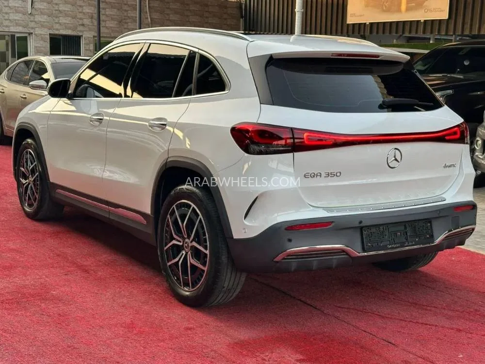 Mercedes Benz EQE 2023 for Sale in Ajman Image-25