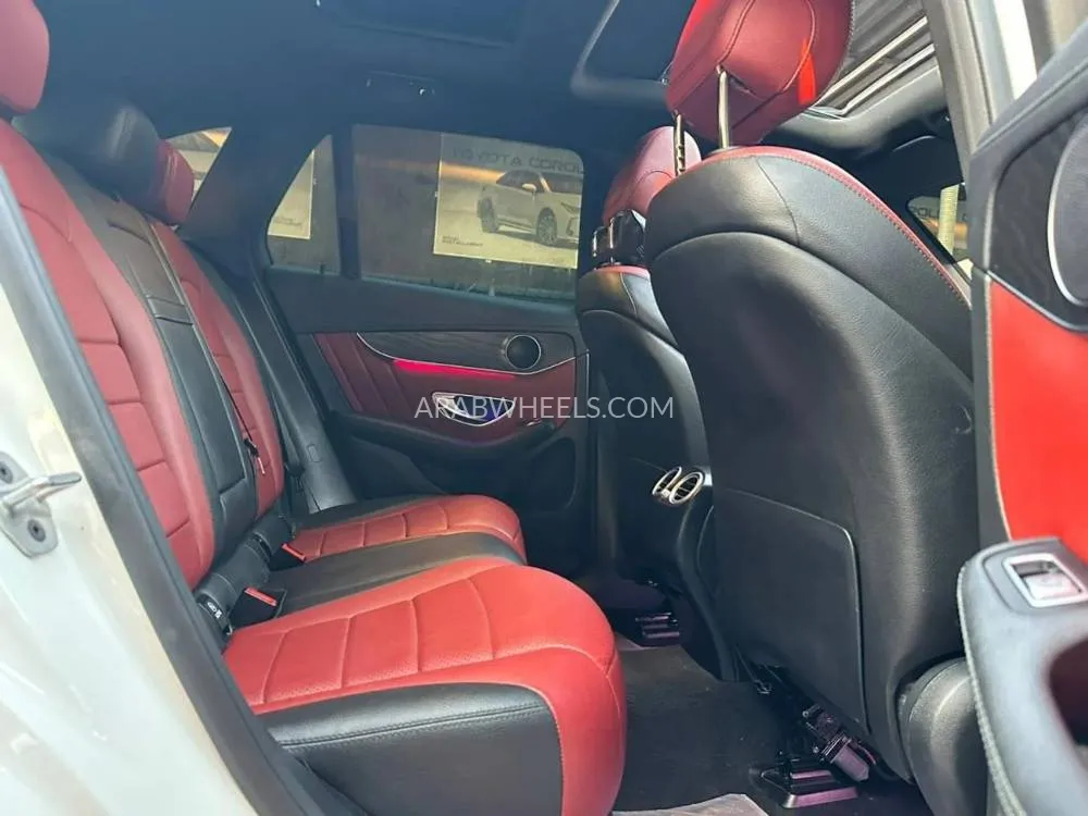 Mercedes Benz GLC Class 2021 for Sale in Ajman Image-9