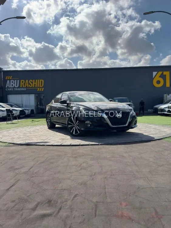 Nissan Altima 2020 for Sale in Ajman Image-2