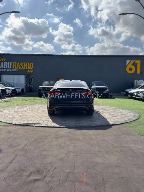 Nissan Altima 2020 for Sale in Ajman Image-5