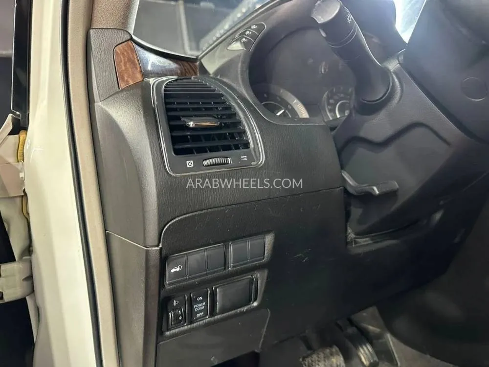 Nissan Patrol 2019 for Sale in Ajman Image-13