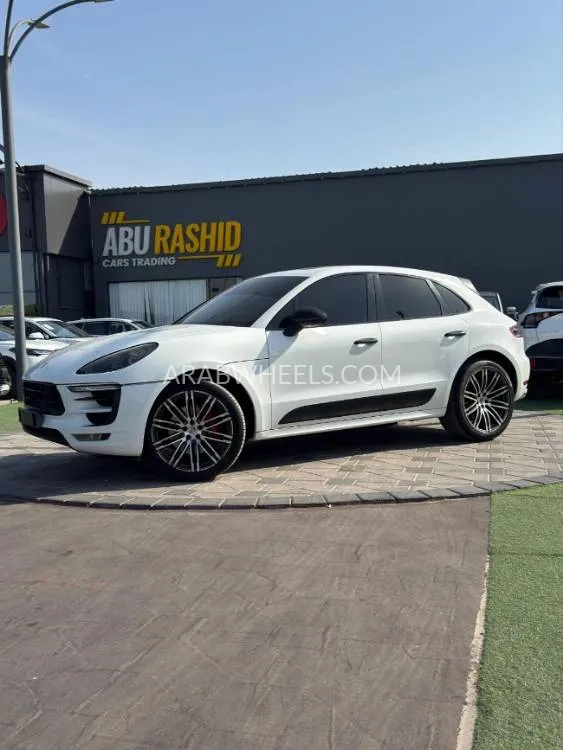 Porsche Macan 2015 for Sale in Ajman Image-3
