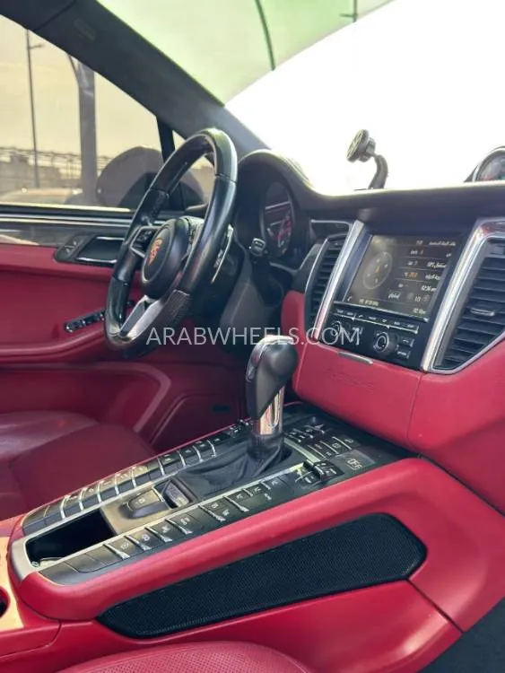 Porsche Macan 2015 for Sale in Ajman Image-8