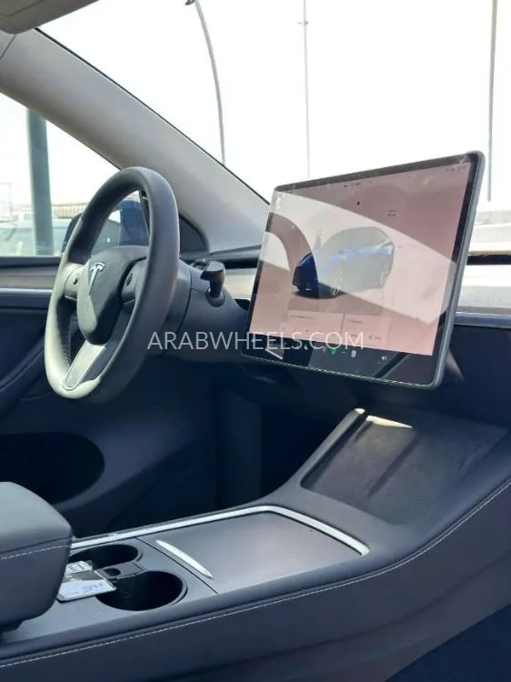Tesla Model Y 2024 for Sale in Ajman Image-6