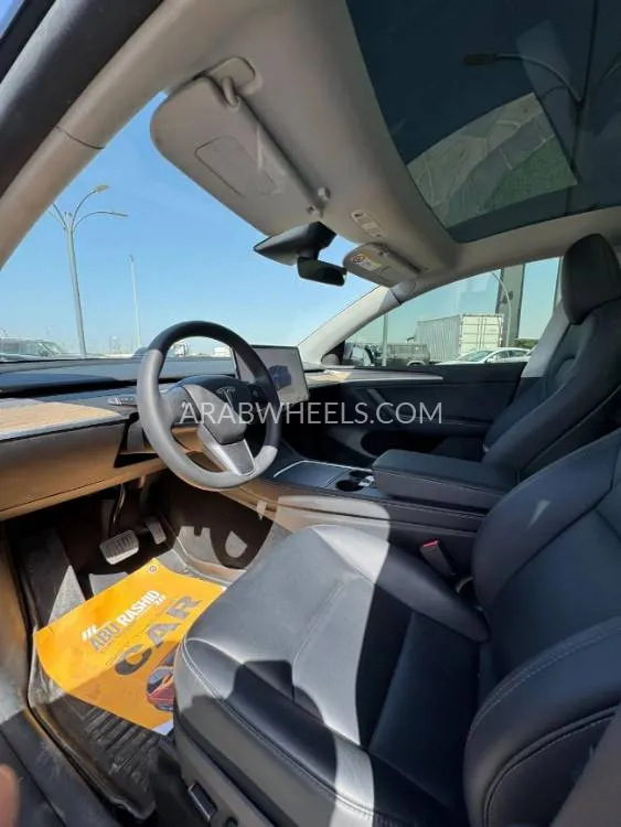 Tesla Model Y 2024 for Sale in Ajman Image-10