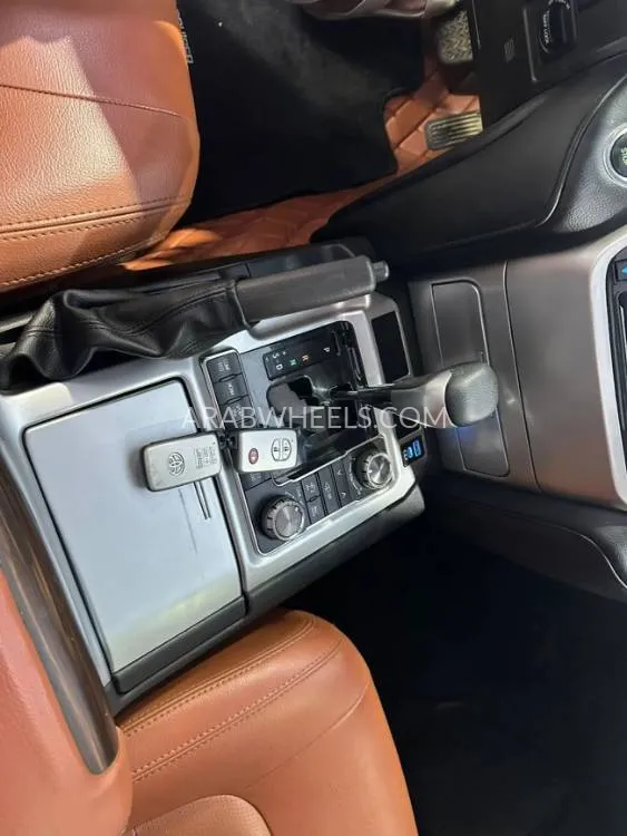 Toyota Land Cruiser 2010 for Sale in Ajman Image-8