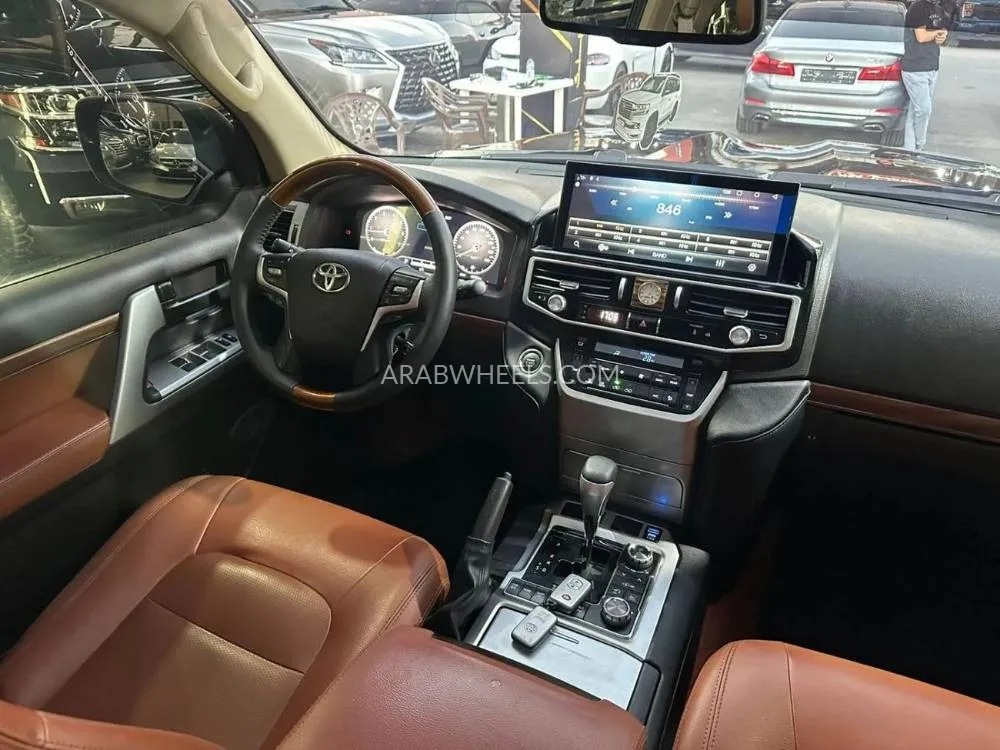 Toyota Land Cruiser 2010 for Sale in Ajman Image-17