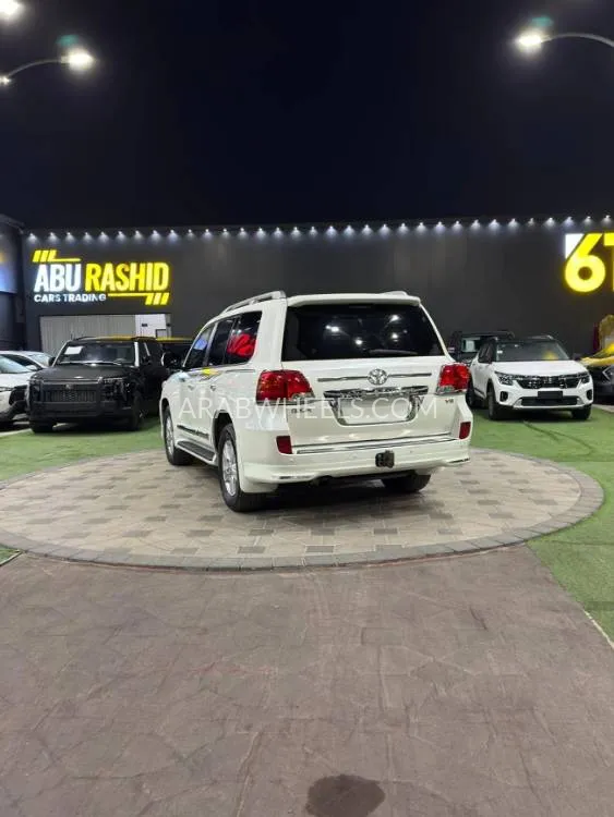 Toyota Land Cruiser 2014 for Sale in Ajman Image-5