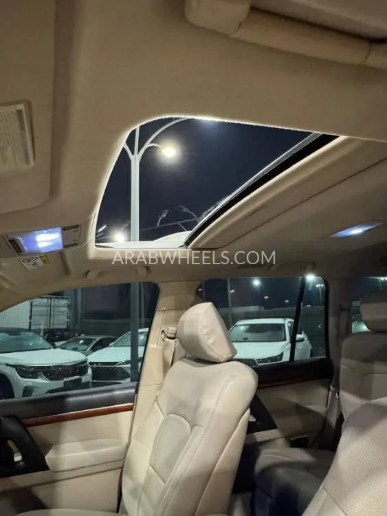 Toyota Land Cruiser 2014 for Sale in Ajman Image-8