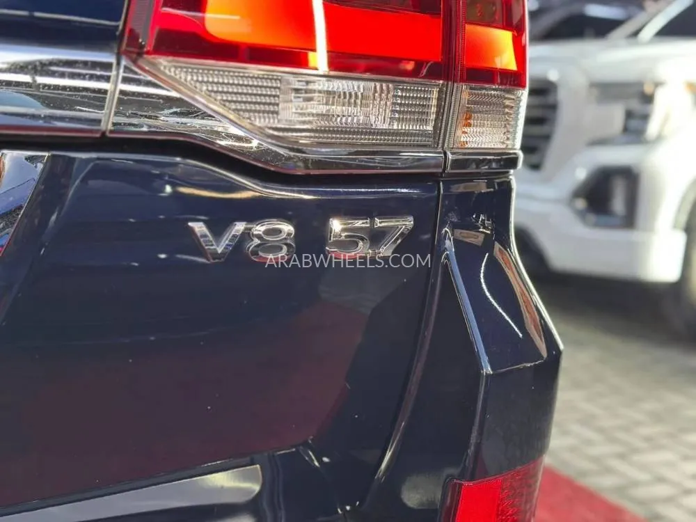 Toyota Land Cruiser 2019 for Sale in Ajman Image-3