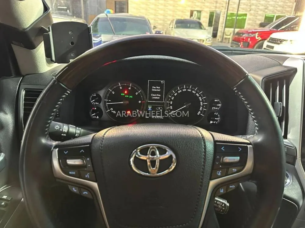 Toyota Land Cruiser 2019 for Sale in Ajman Image-7