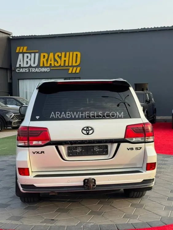 Toyota Land Cruiser 2019 for Sale in Ajman Image-8