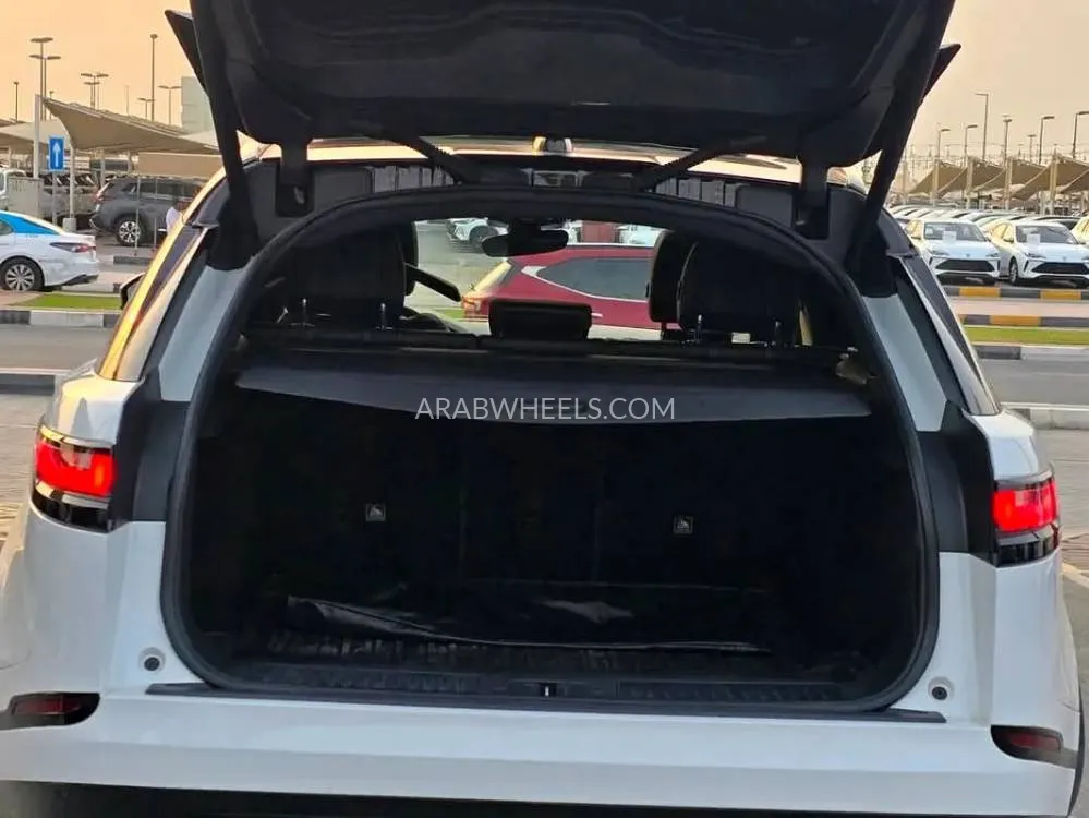 لاند روفر رينج روفر فيلار 2020 for Sale in الشارقة Image-17