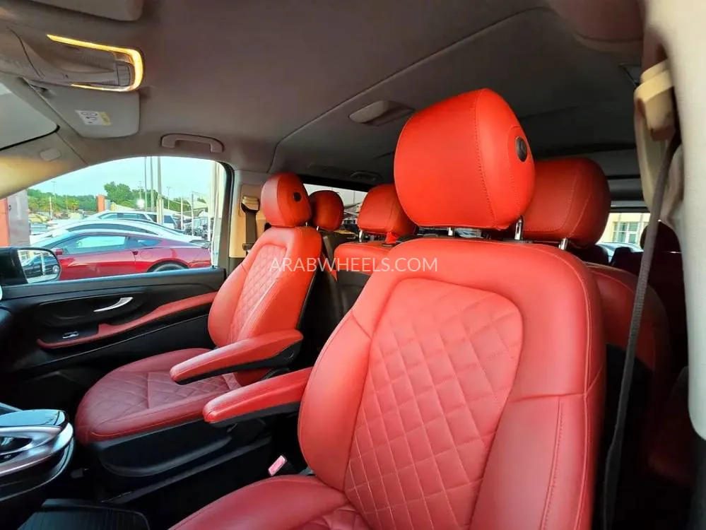 Mercedes Benz V Class 2018 for Sale in Sharjah Image-9