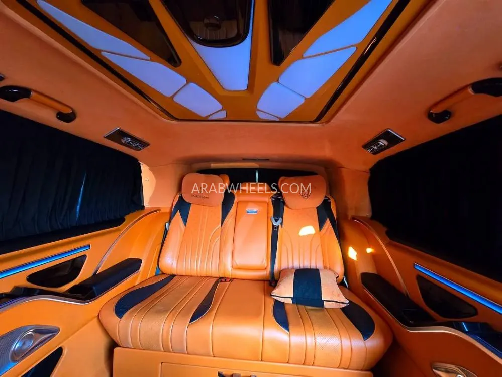 مرسيدس بنز كلاس V 2018 for Sale in الشارقة Image-7