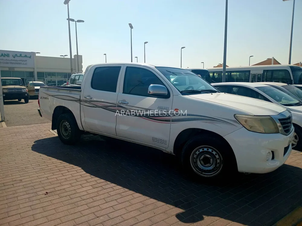 Toyota Hilux 2015 for Sale in Sharjah Image-4