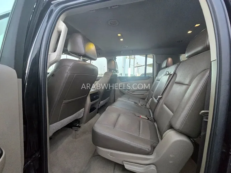 GMC Yukon XL 2020 for Sale in Sharjah Image-2