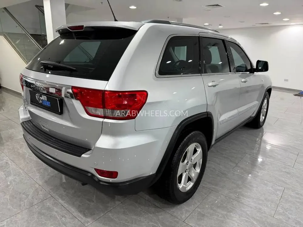 Jeep Grand Cherokee 2012 for Sale in Dubai Image-4
