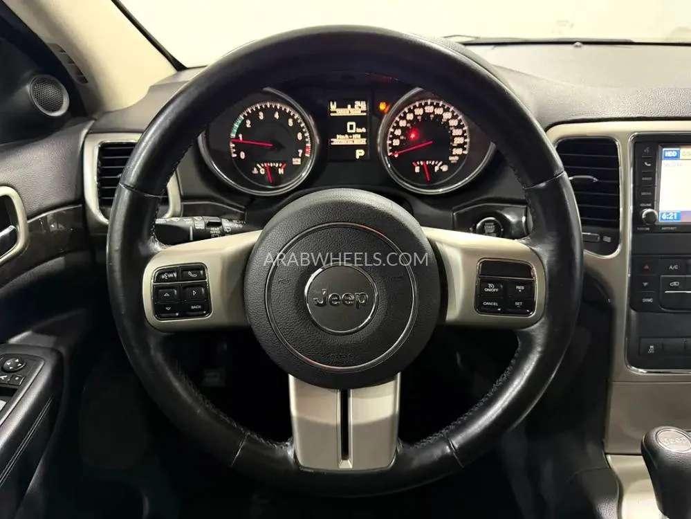 Jeep Grand Cherokee 2012 for Sale in Dubai Image-10