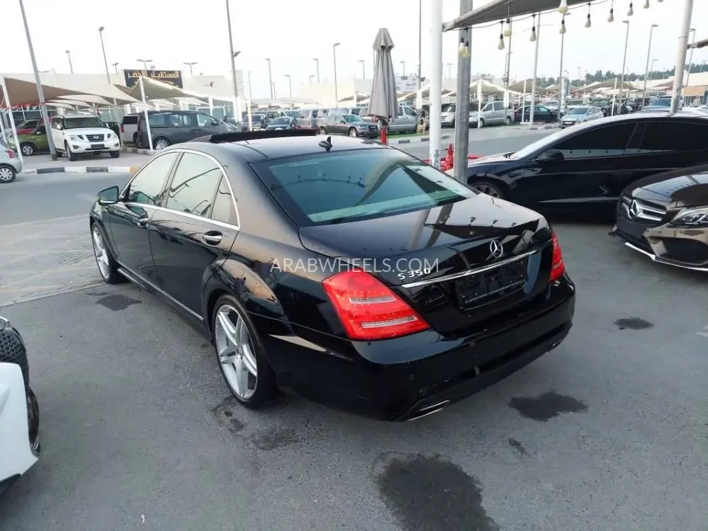 مرسيدس بنز CLS Class 2013 for Sale in الشارقة Image-2