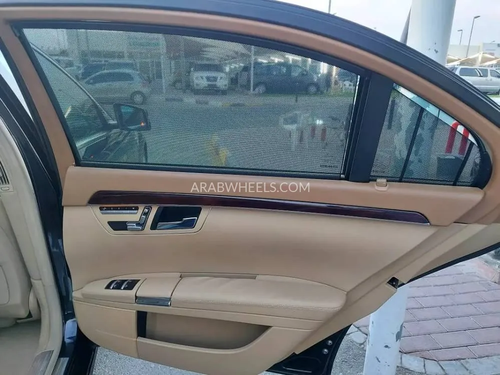 مرسيدس بنز CLS Class 2013 for Sale in الشارقة Image-9