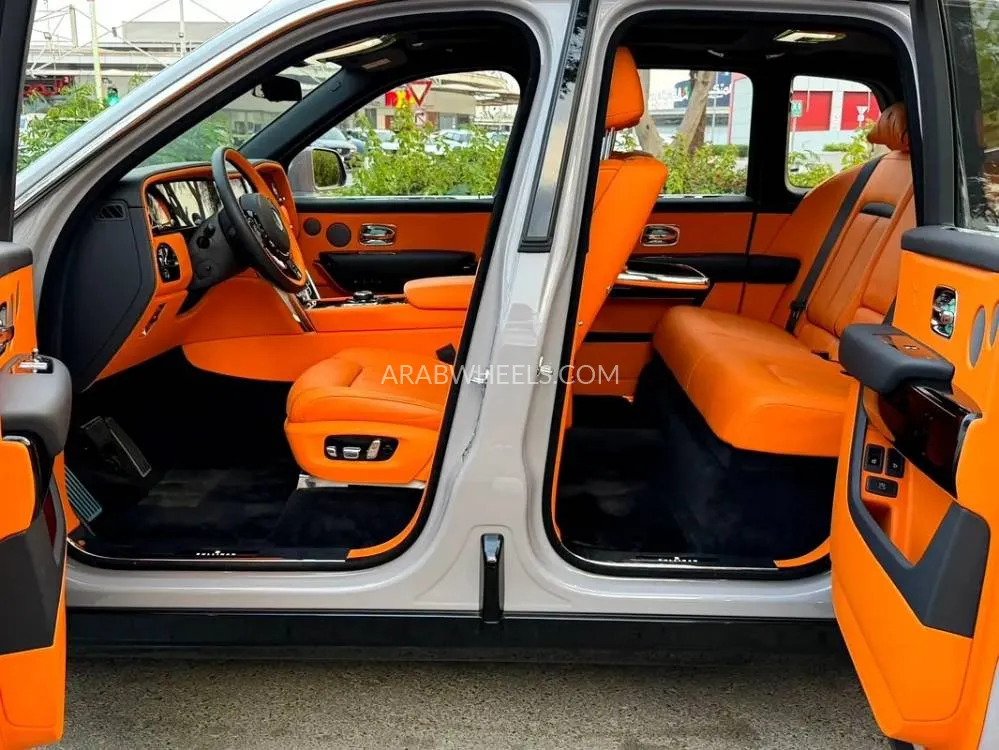 Rolls Royce Cullinan 2025 for Sale in Dubai Image-11