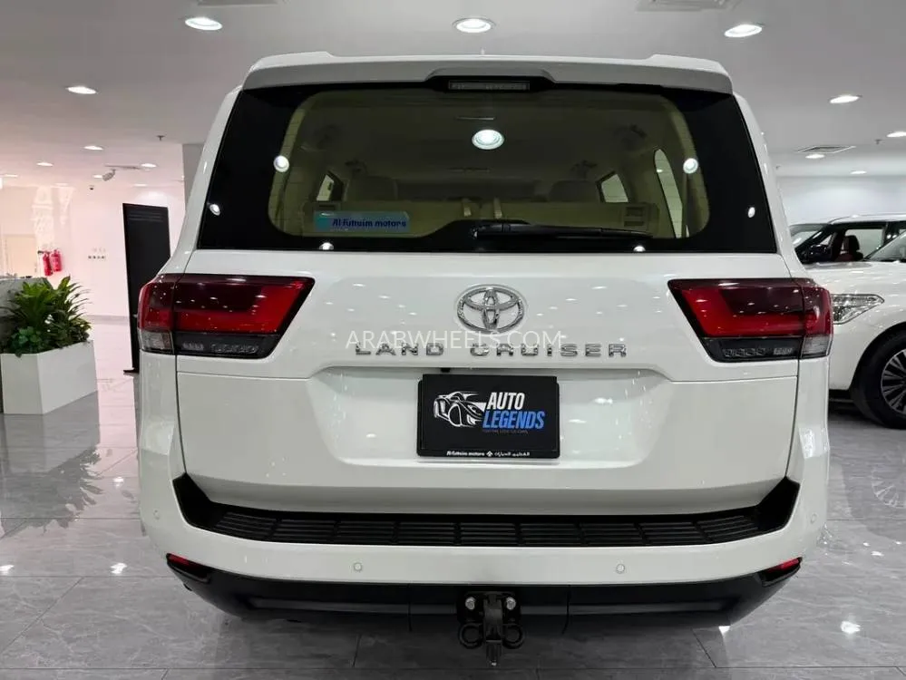 Toyota Land Cruiser 2023 for Sale in Dubai Image-5