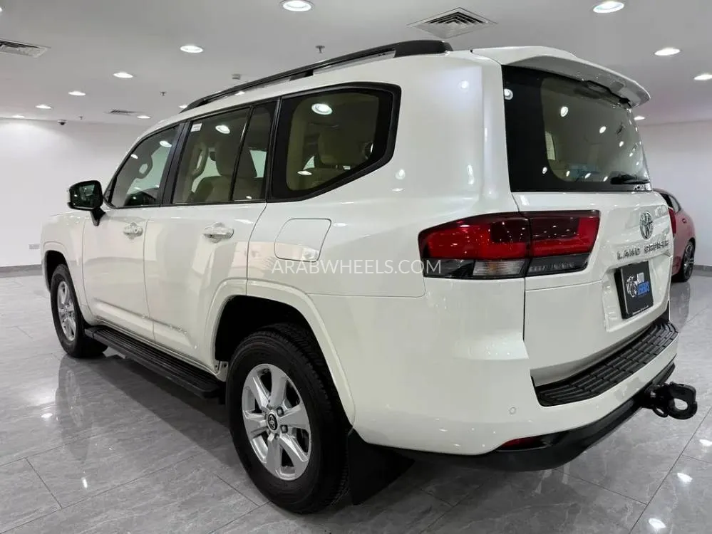 Toyota Land Cruiser 2023 for Sale in Dubai Image-6