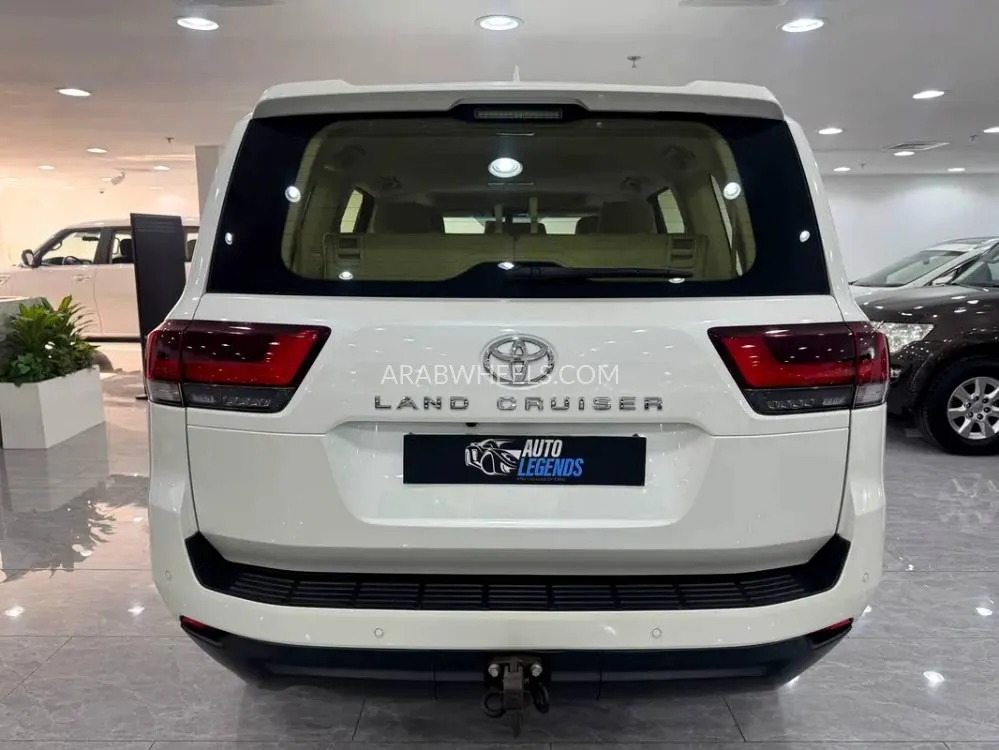 Toyota Land Cruiser 2023 for Sale in Dubai Image-6
