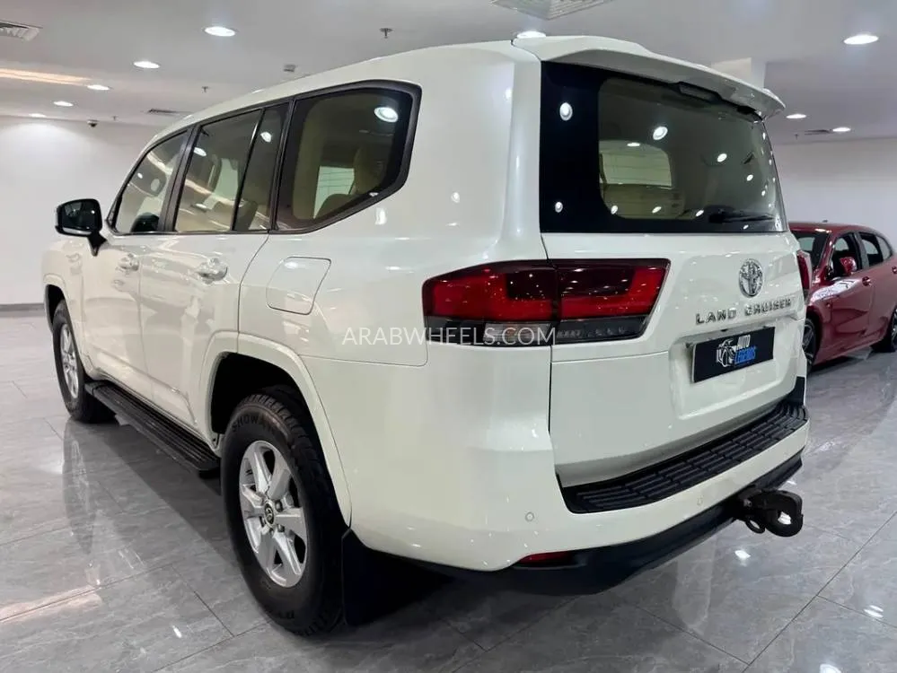 Toyota Land Cruiser 2023 for Sale in Dubai Image-7