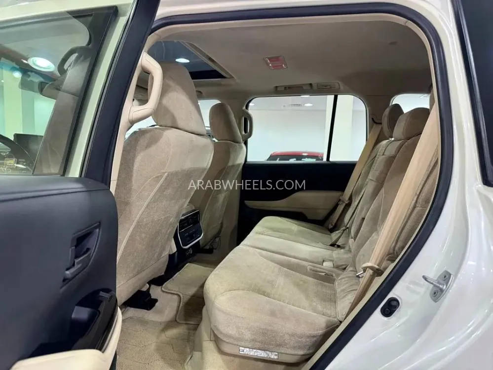 Toyota Land Cruiser 2023 for Sale in Dubai Image-13