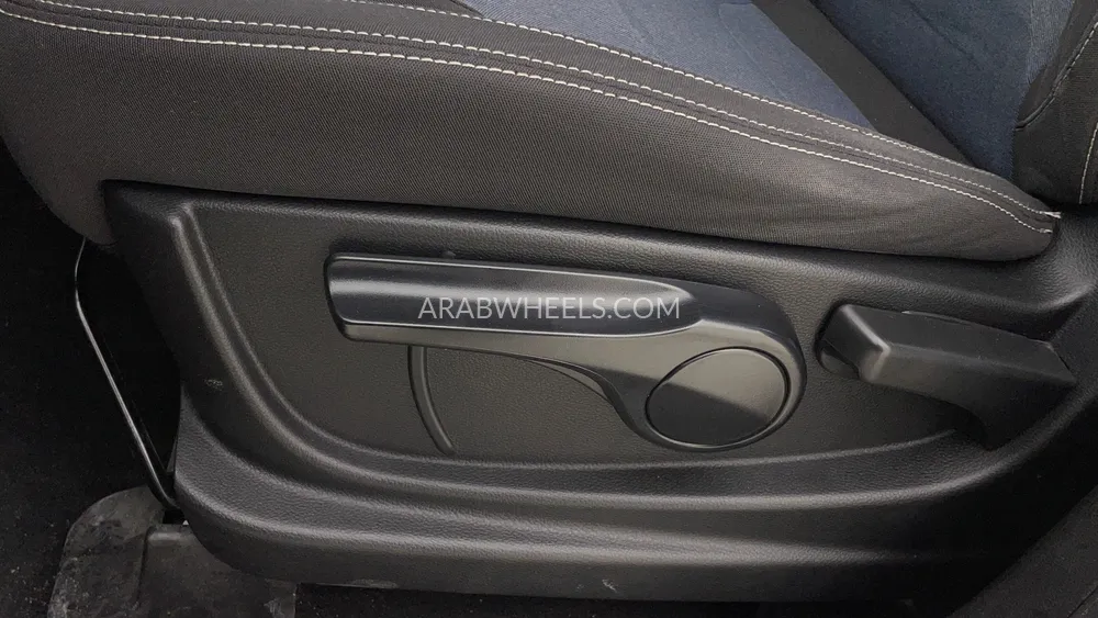 Chevrolet Captiva 2021 for Sale in Dubai Image-21