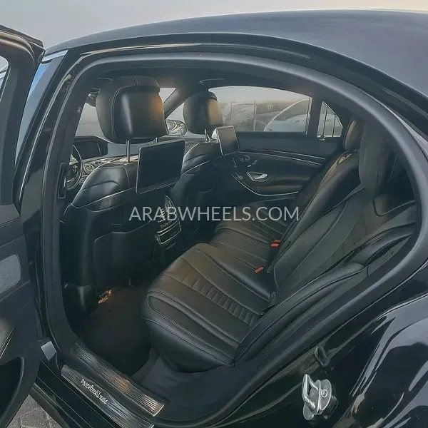 Mercedes Benz CLS Class 2018 for Sale in Dubai Image-10